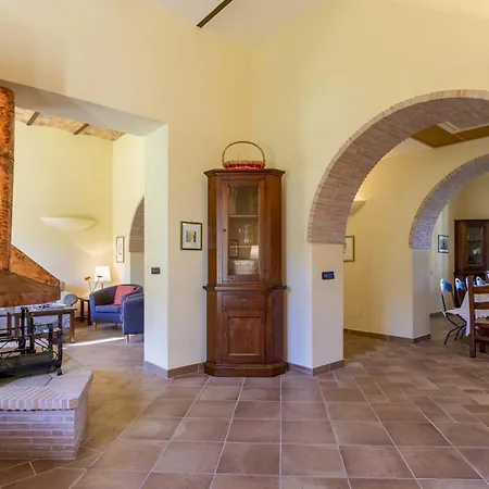 Villa Cusano 18, Emma