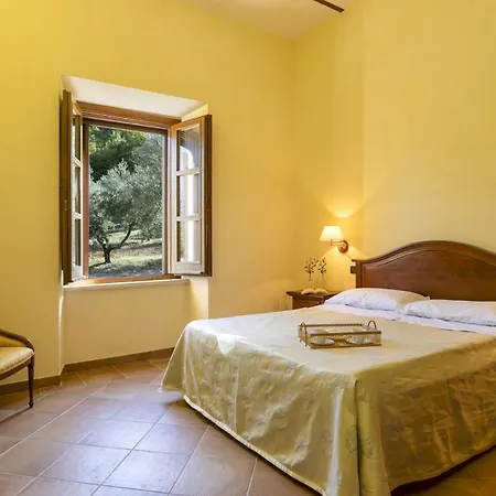 Cusano 18, Emma Villa Abbateggio