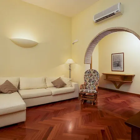 Villa Cusano 18, Emma