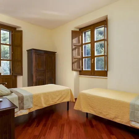 Villa Cusano 18, Emma *