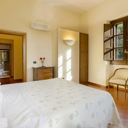 Villa Cusano 18, Emma Abbateggio