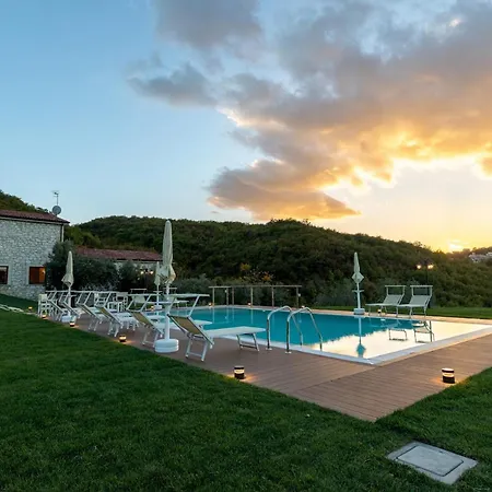 Villa Cusano 18, Emma Abbateggio