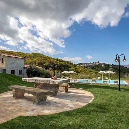 Cusano 18, Emma Villa