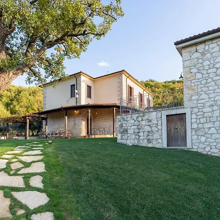 Villa Cusano 18, Emma