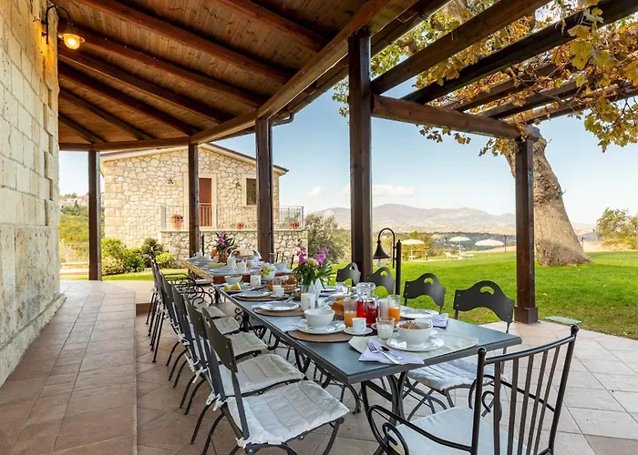 Villa Cusano 18, Emma Abbateggio