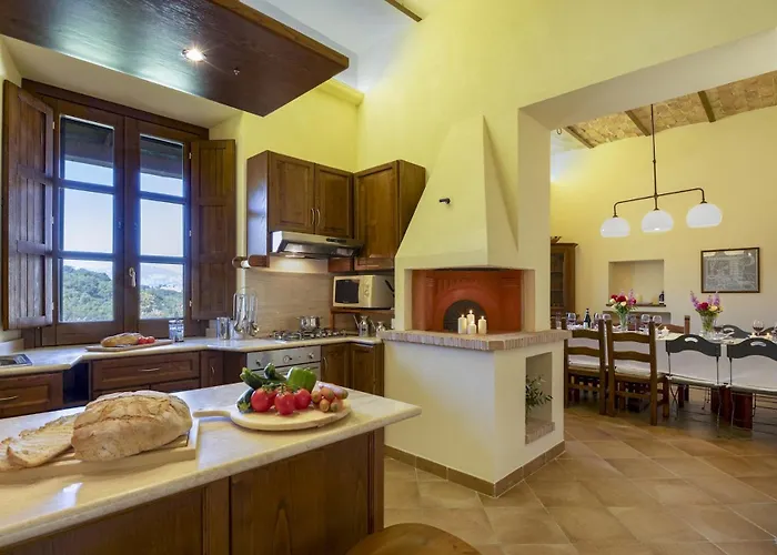 Villa Cusano 18, Emma Abbateggio