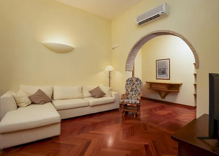 Villa Cusano 18, Emma