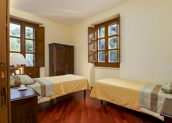 Villa Cusano 18, Emma *