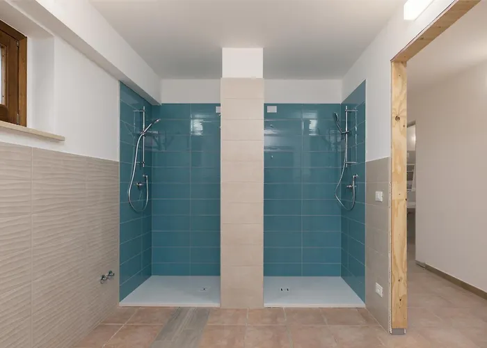 Cusano 18, Emma * אבטג'ו