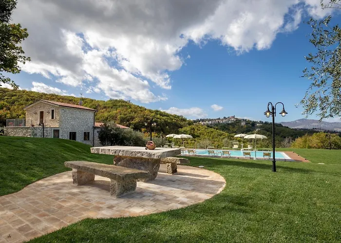 Cusano 18, Emma Villa